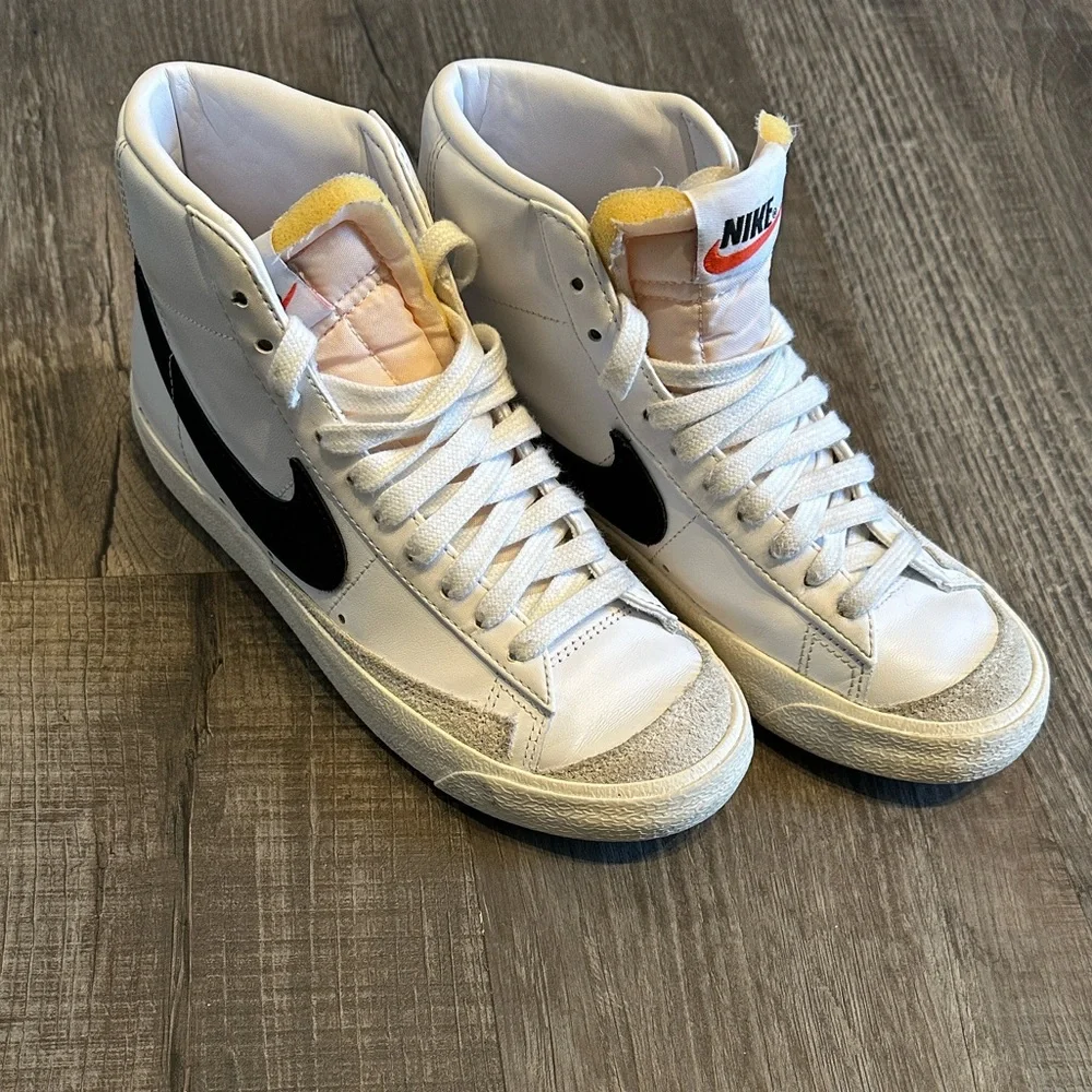 Women’s Nikes blazers size 6 White and Black High-Top Sneakers - Picture 4 of 8